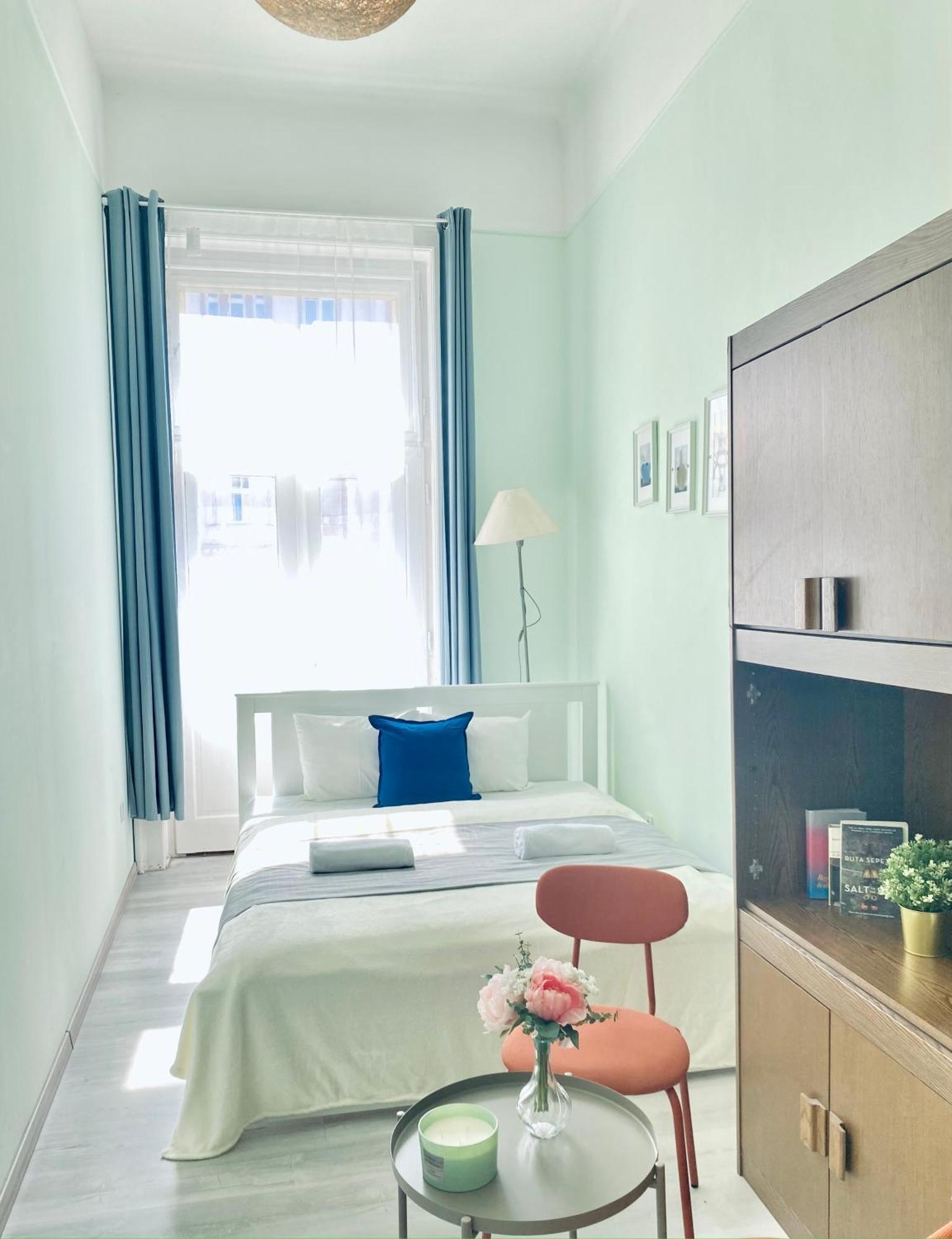 Baross Apartment With Convenience And Style Budapest Exterior photo